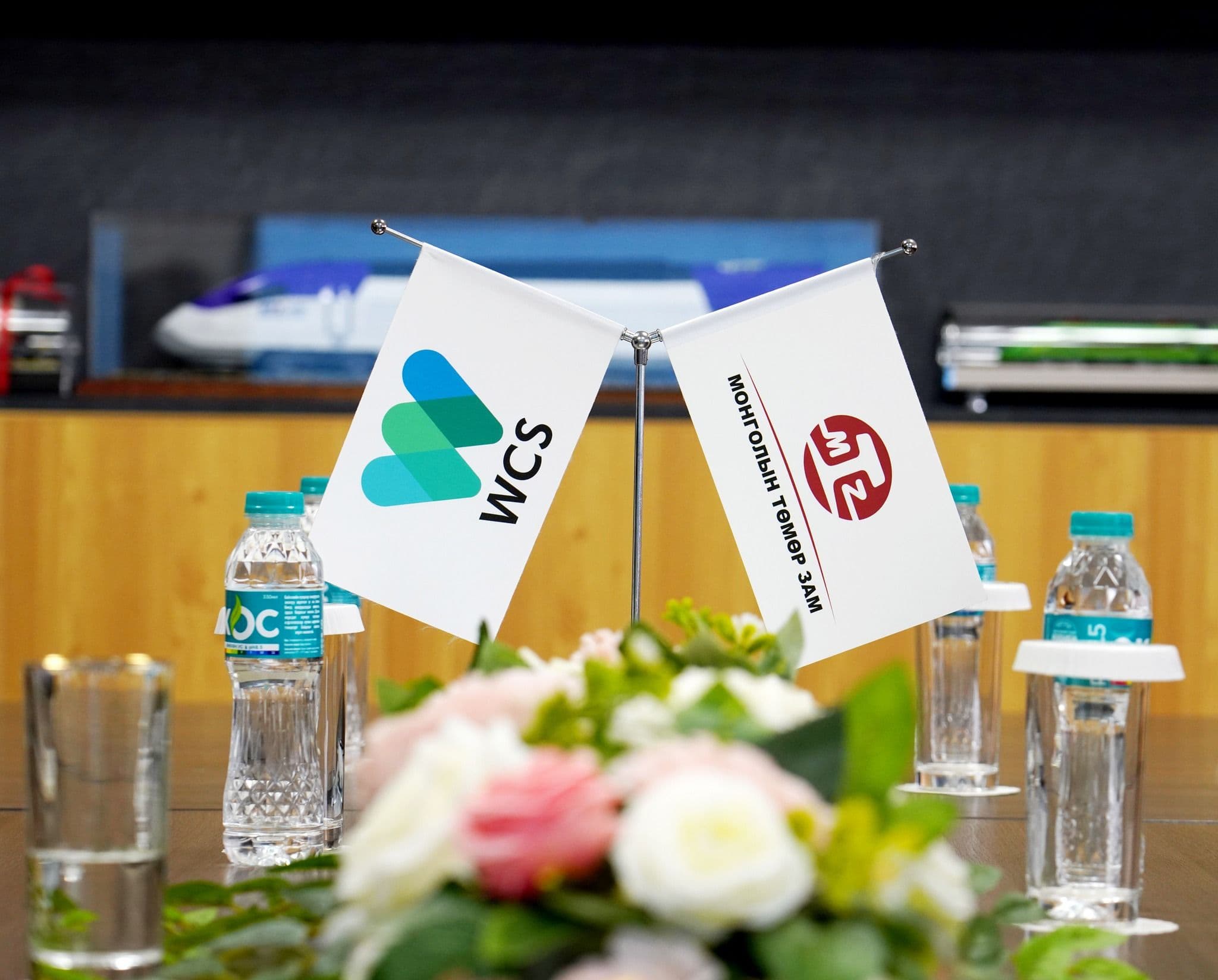 ХАМТЫН АЖИЛЛАГААНЫ САНАМЖ БИЧИГТ ГАРЫН ҮСЭГ ЗУРЛАА